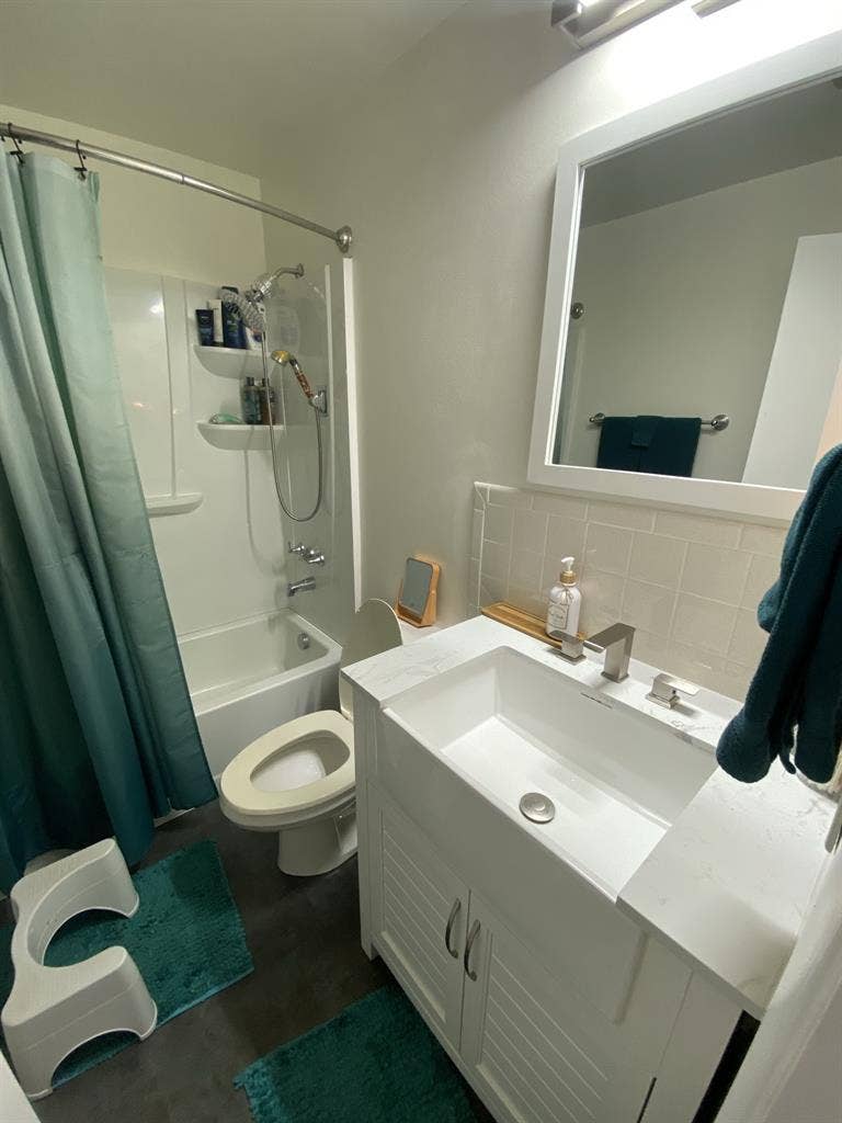 Need roommate asap