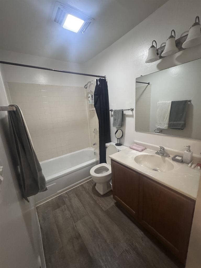 Move-In Ready Furnished Room O’Hare