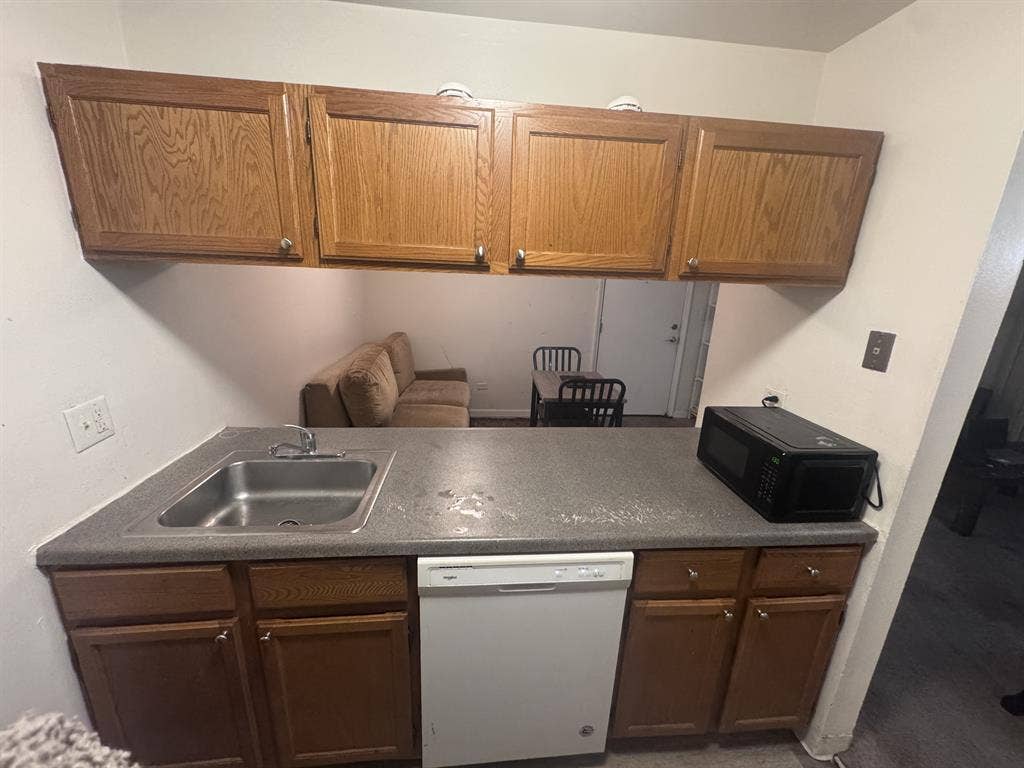 Move-In Ready Furnished Room O’Hare