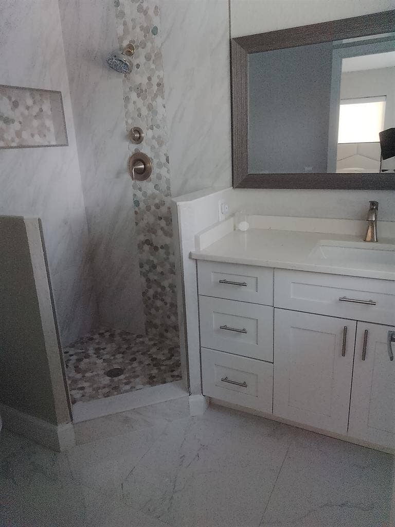 Private room w/Private bathroom