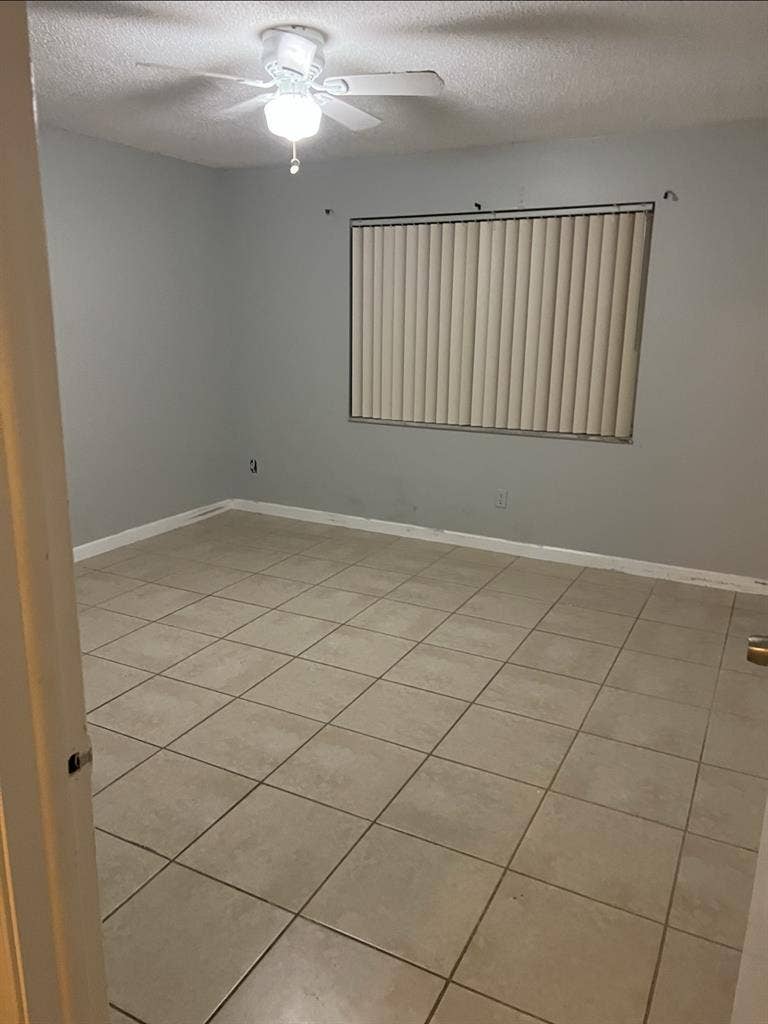 Large room for rent