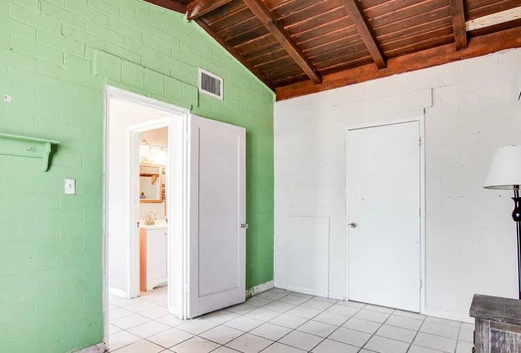 Room for rent/roommate wanted