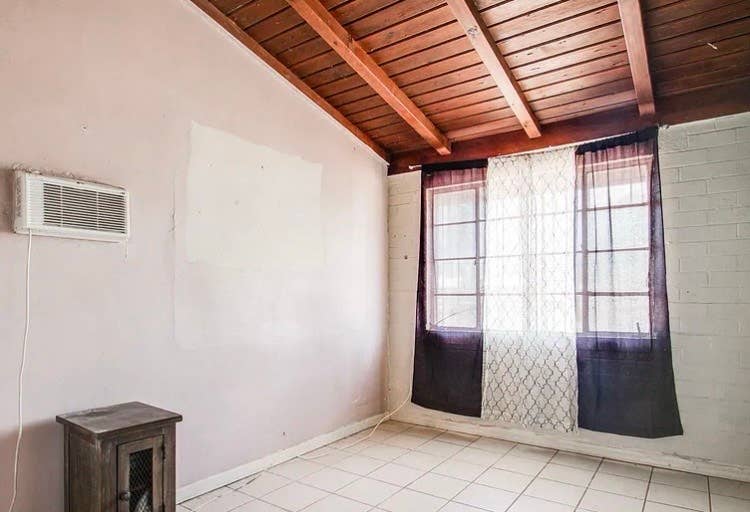 Room for rent/roommate wanted
