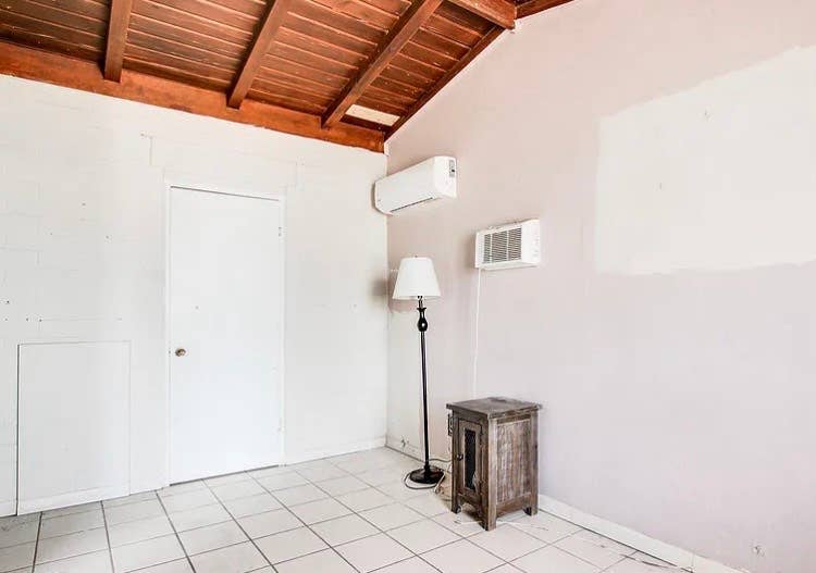 Room for rent/roommate wanted