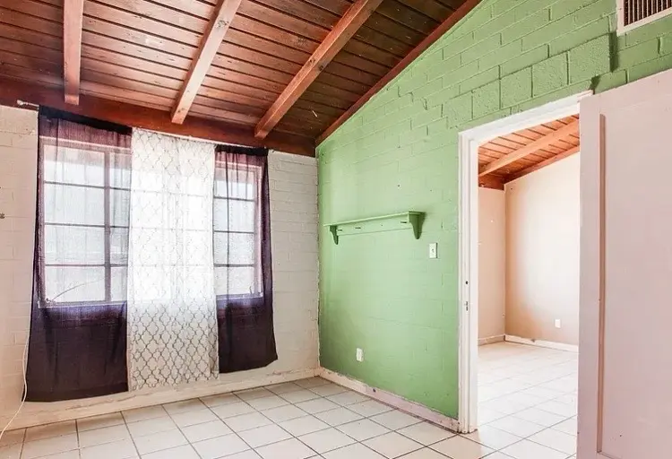 Room for rent/roommate wanted