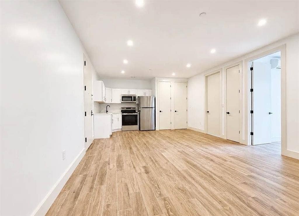 Near Brooklyn College; Need Couples