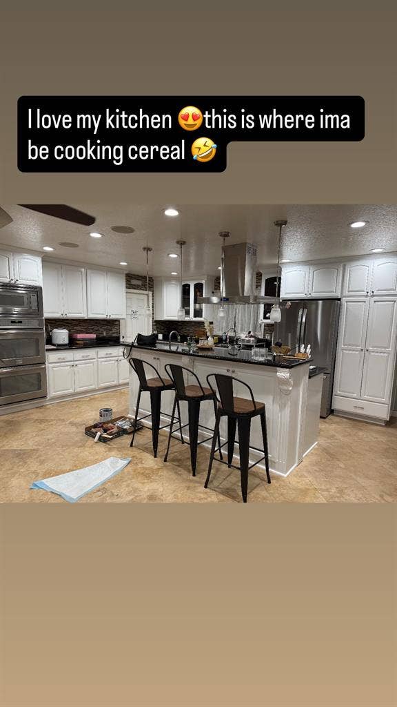 Looking for Roommate in Corona