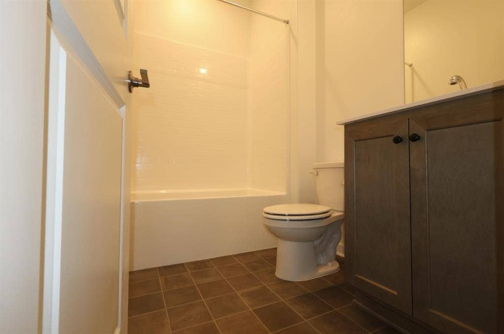 Winchester room w/ bathroom