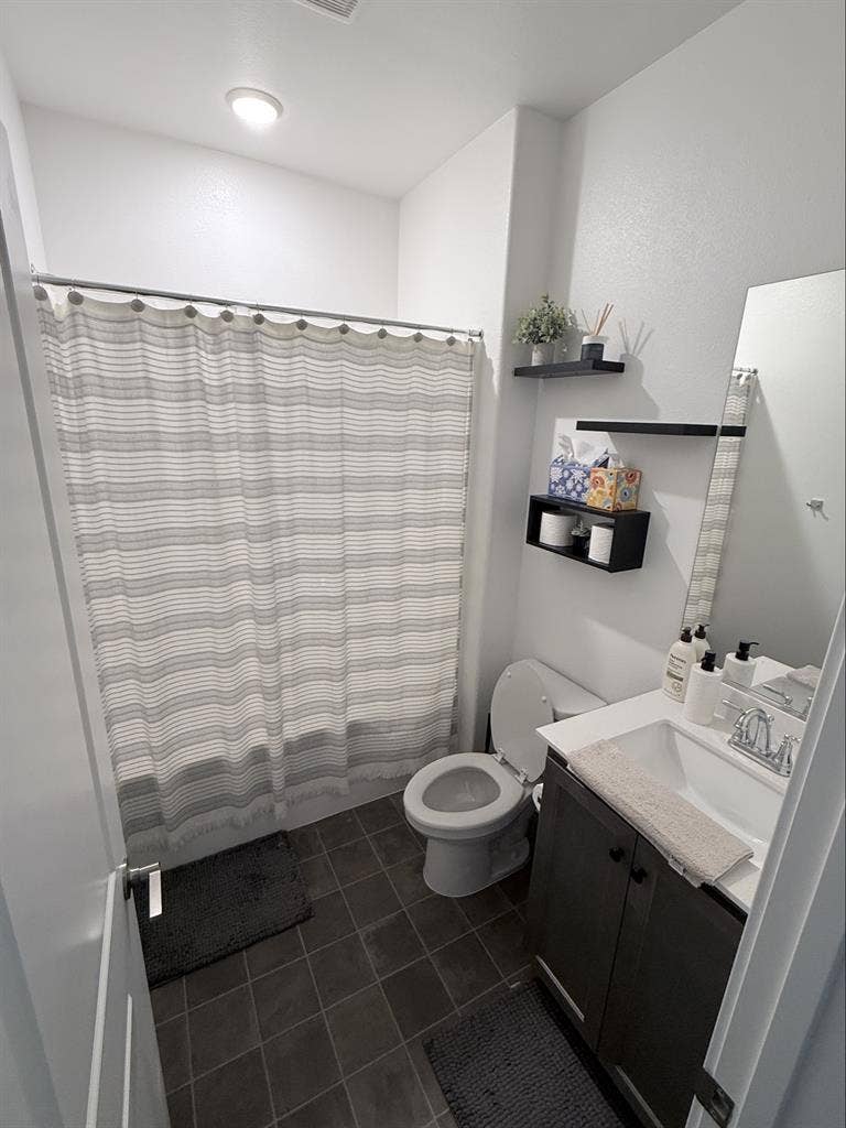Winchester room w/ bathroom