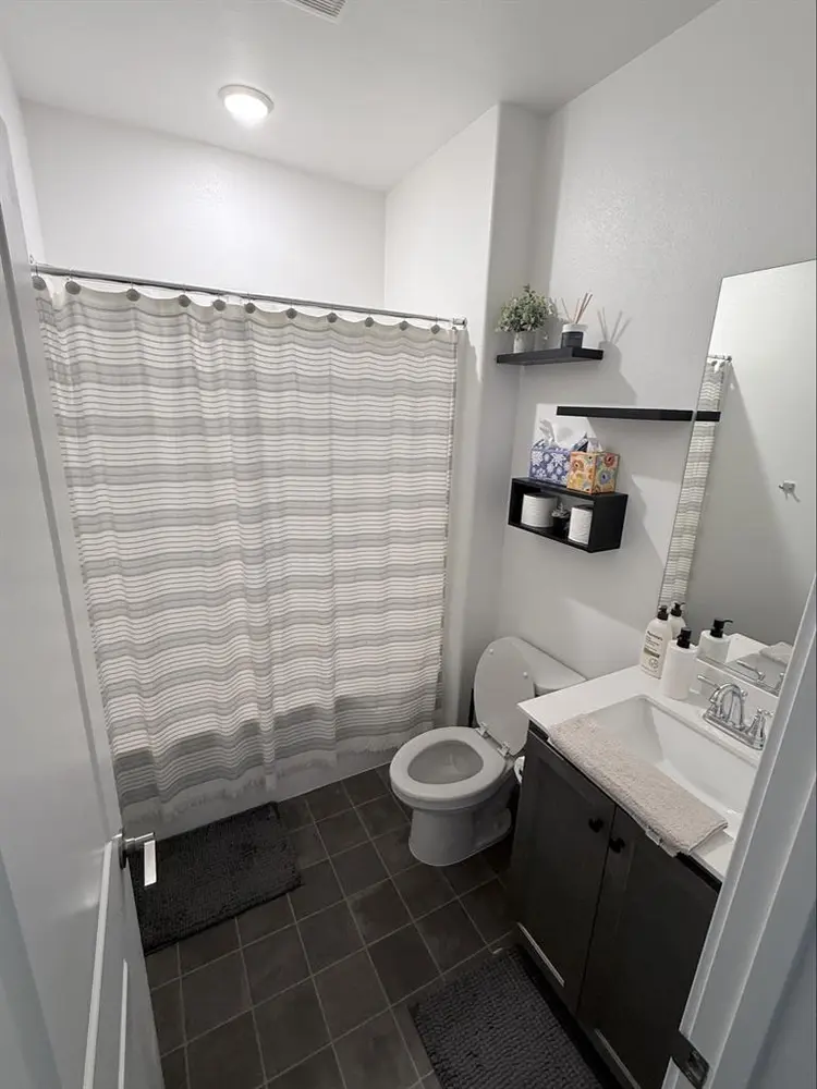 Winchester room w/ bathroom