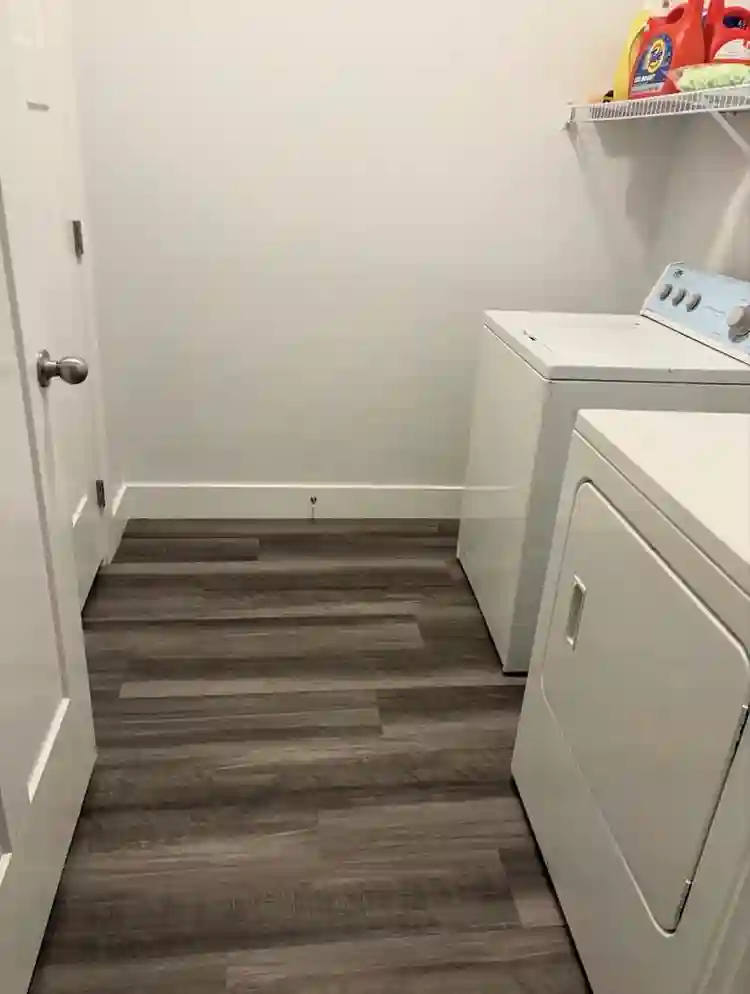 Female room for rent