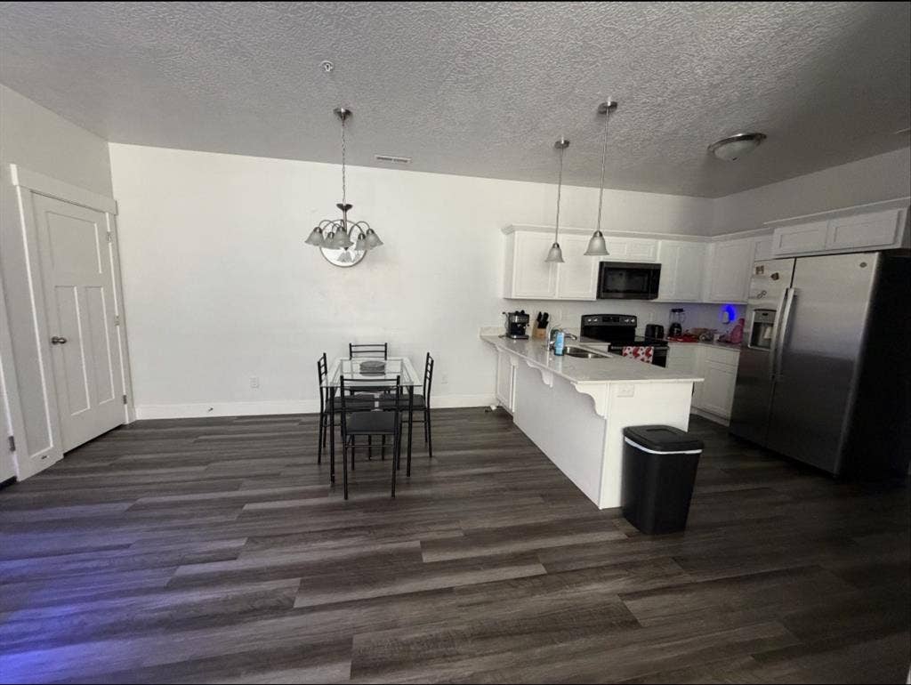 Female room for rent