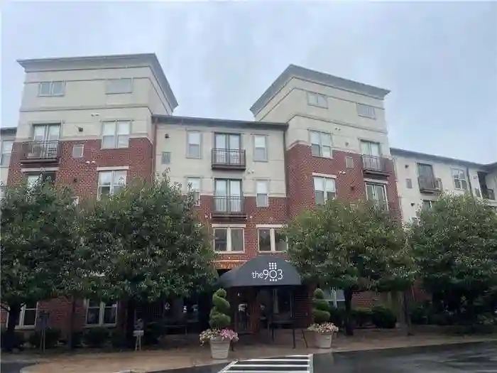 1.5 bed/1bath available in PVD