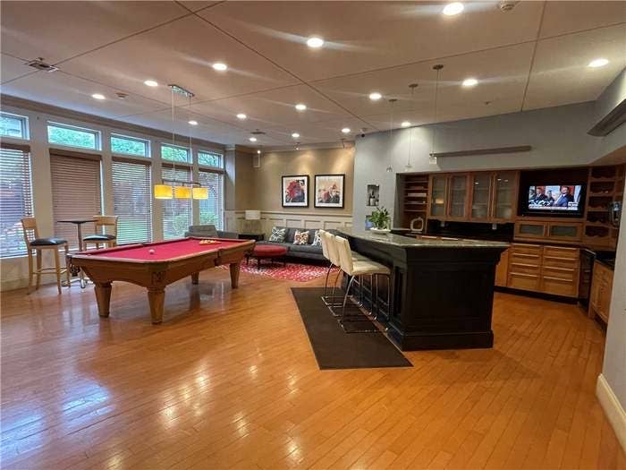 1.5 bed/1bath available in PVD