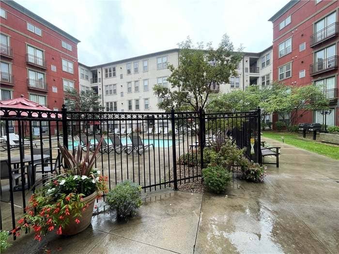 1.5 bed/1bath available in PVD