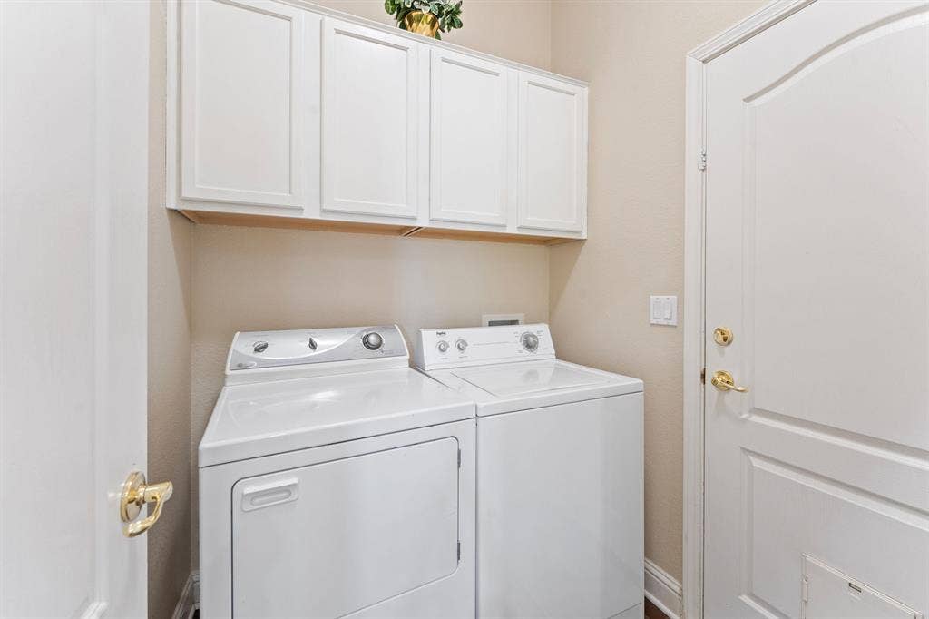 Private 2-Bed/1-Bath Folsom Wing