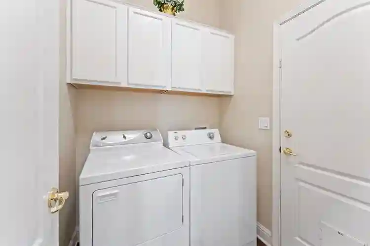 Private 2-Bed/1-Bath Folsom Wing
