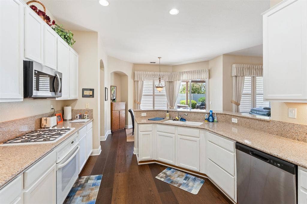 Private 2-Bed/1-Bath Folsom Wing