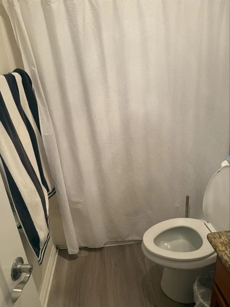 Room with in suite bathroom