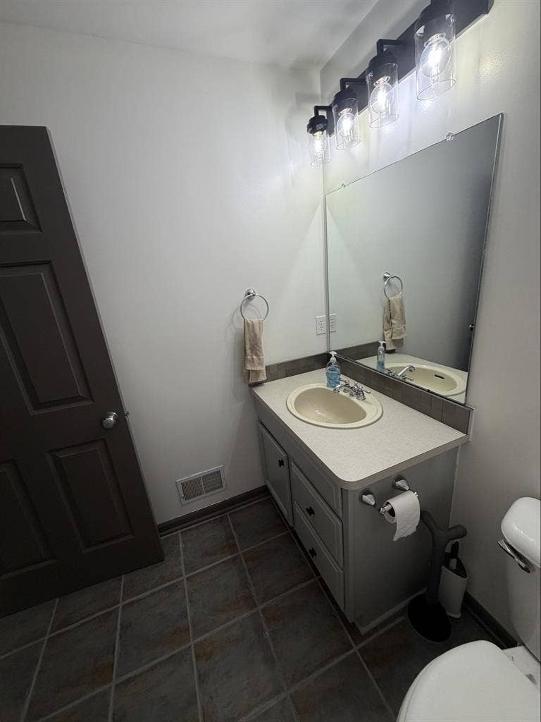 Auburn Hills Top Room for Rent