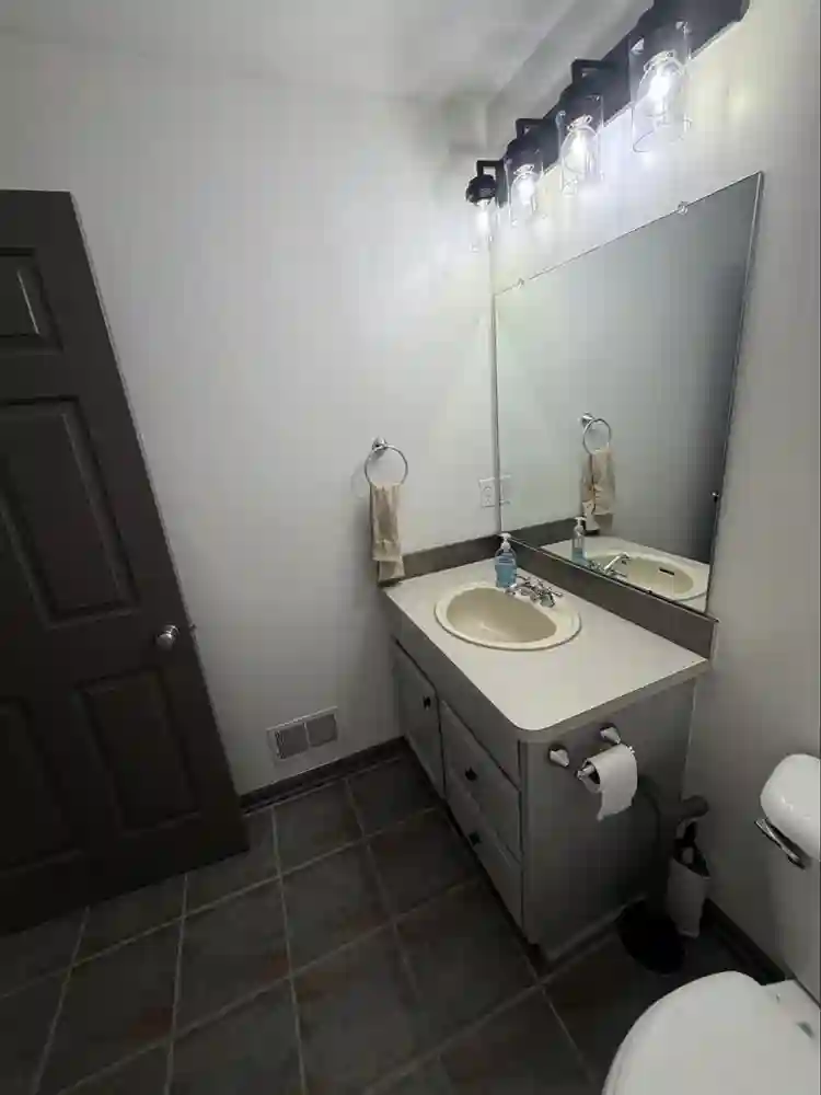 Auburn Hills Top Room for Rent