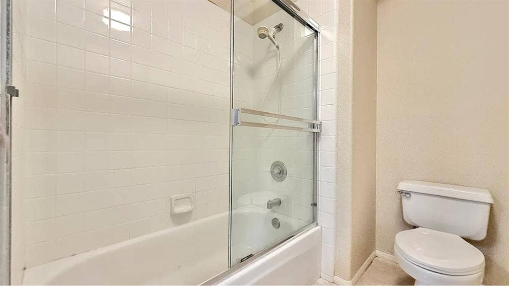 Room available - University City