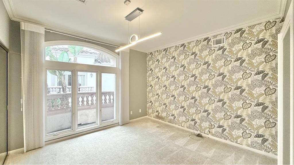 Room available - University City