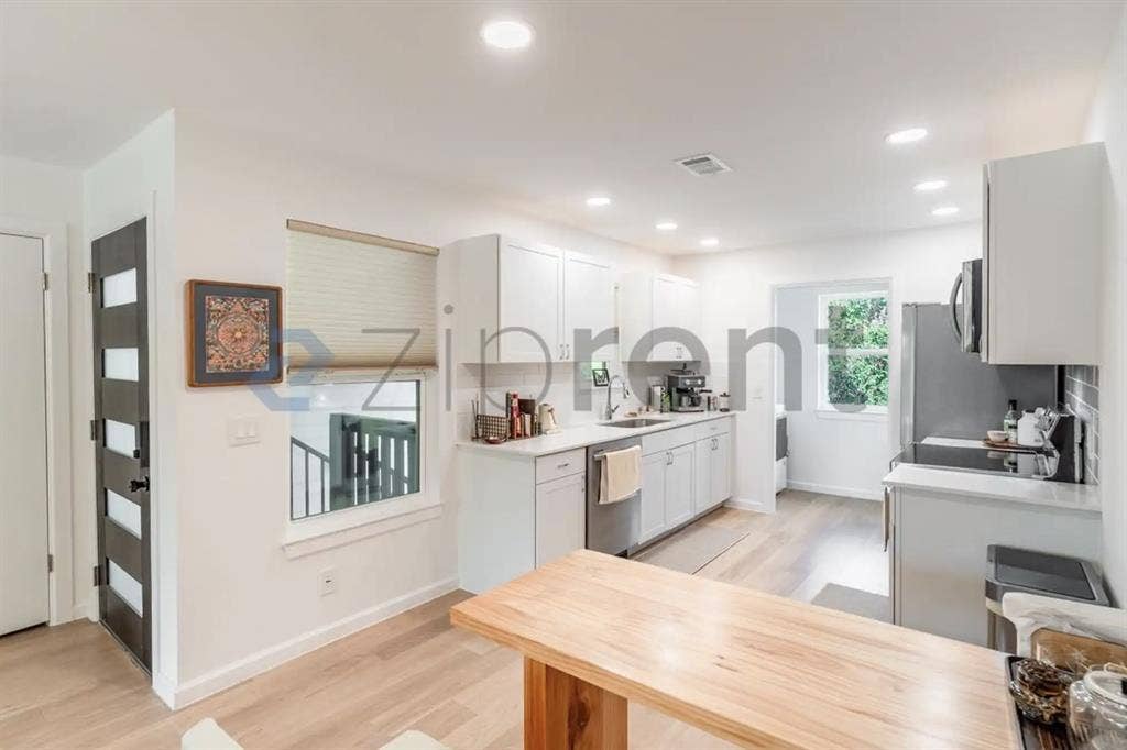 Renovated Condo in North Austin