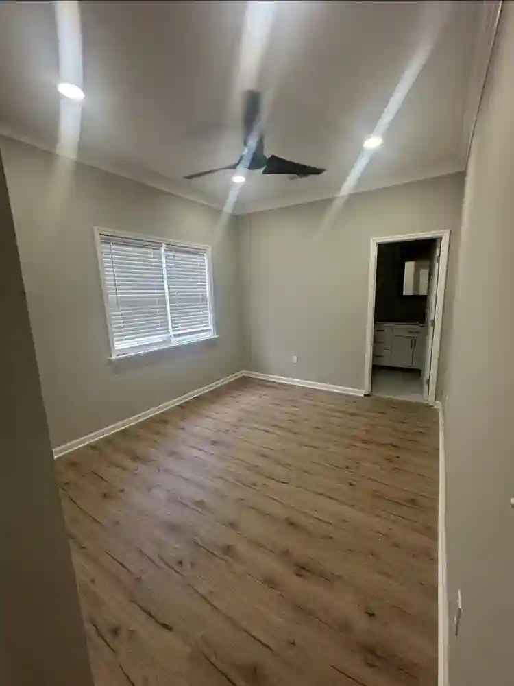 Newly renovated 4BR 2bath house