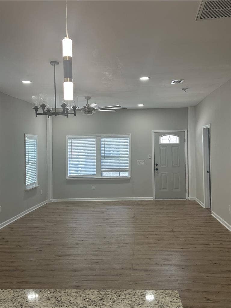 Newly renovated 4BR 2bath house