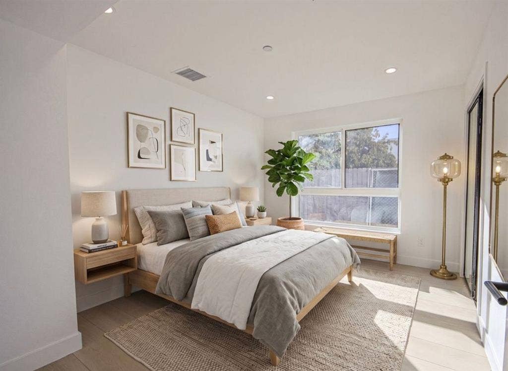 Roommate Wanted- NoHo- $1000/month