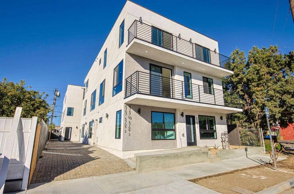 Roommate Wanted- NoHo- $1000/month