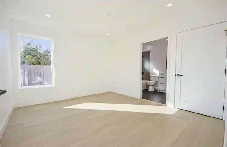 Roommate Wanted- NoHo- $1000/month