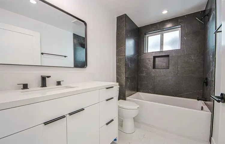 Roommate Wanted- NoHo- $1000/month