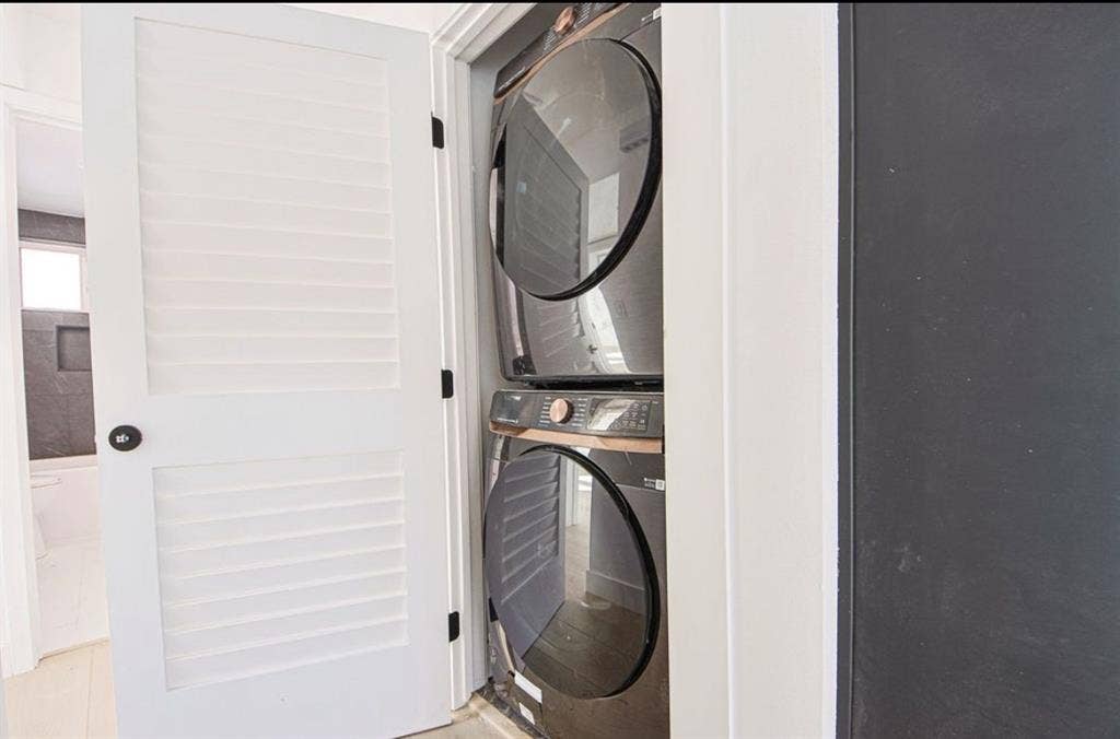 Roommate Wanted- NoHo- $1000/month