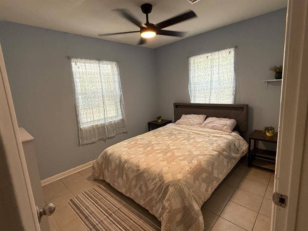 🏠 Private Rooms Available