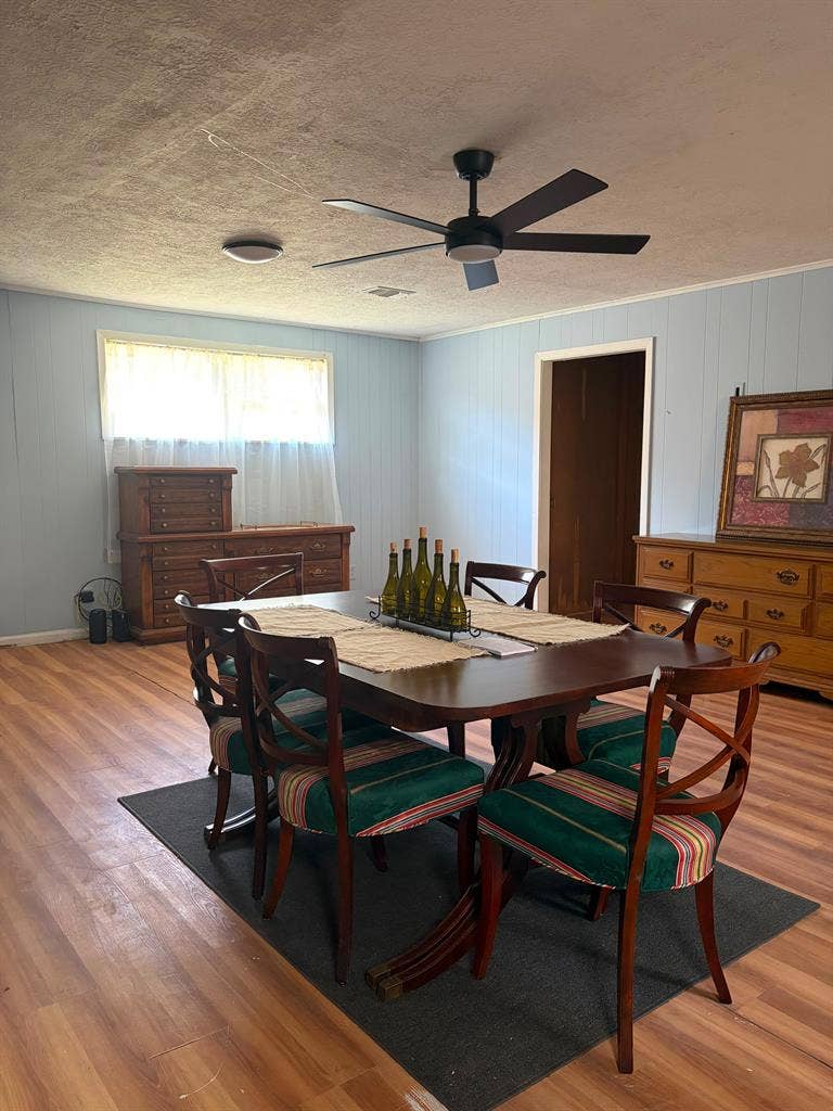 🏠 Private Rooms Available