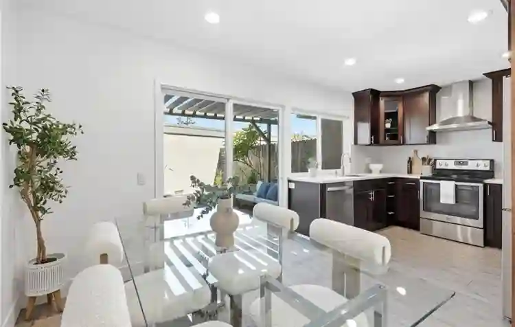 Townhouse in South Coast Metro