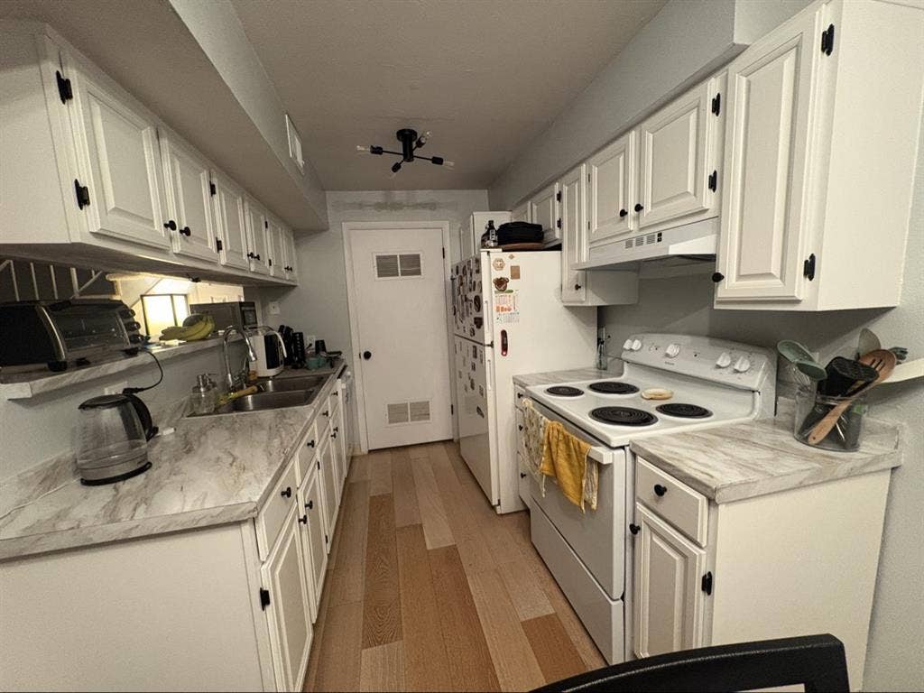 Roommate wanted