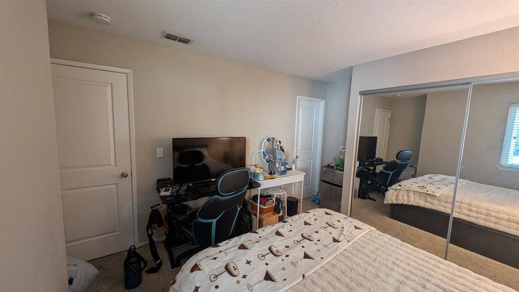 Master Bedroom & Private Bathroom