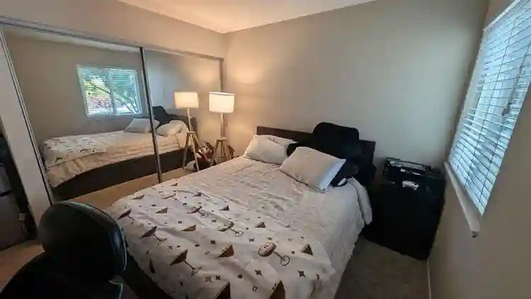 Master Bedroom & Private Bathroom