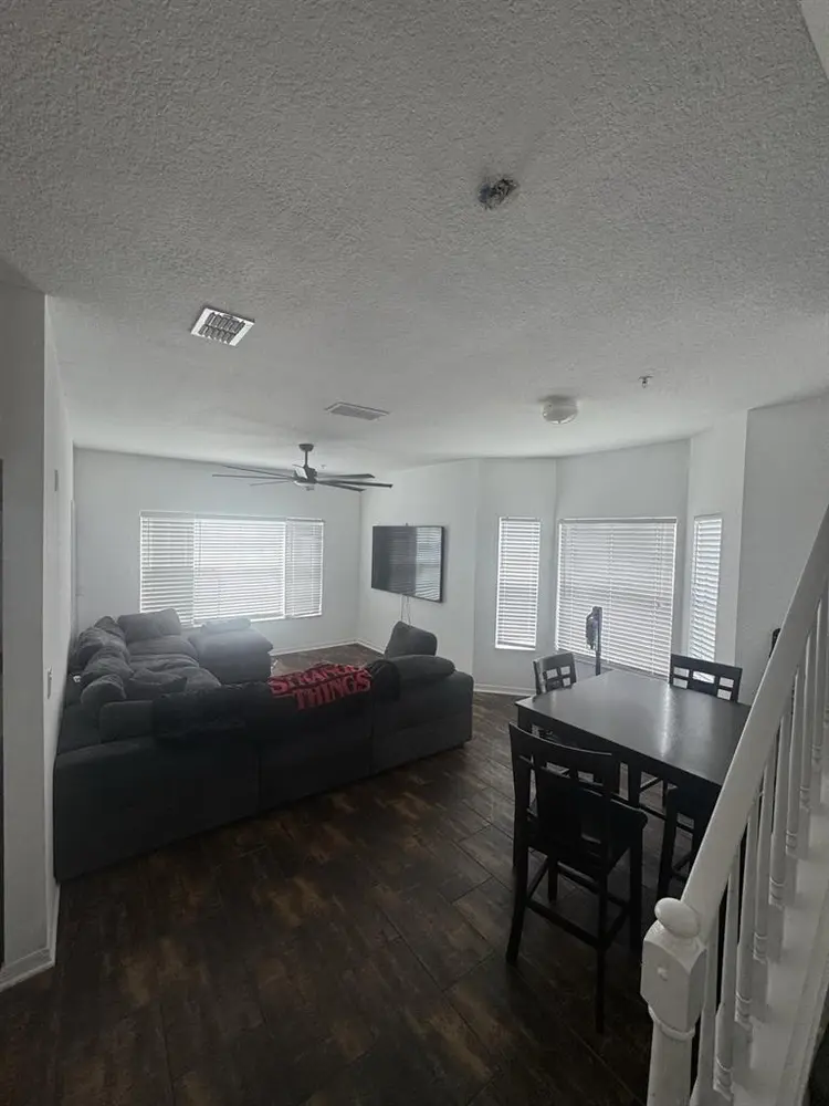 Room near mall at Millenia!