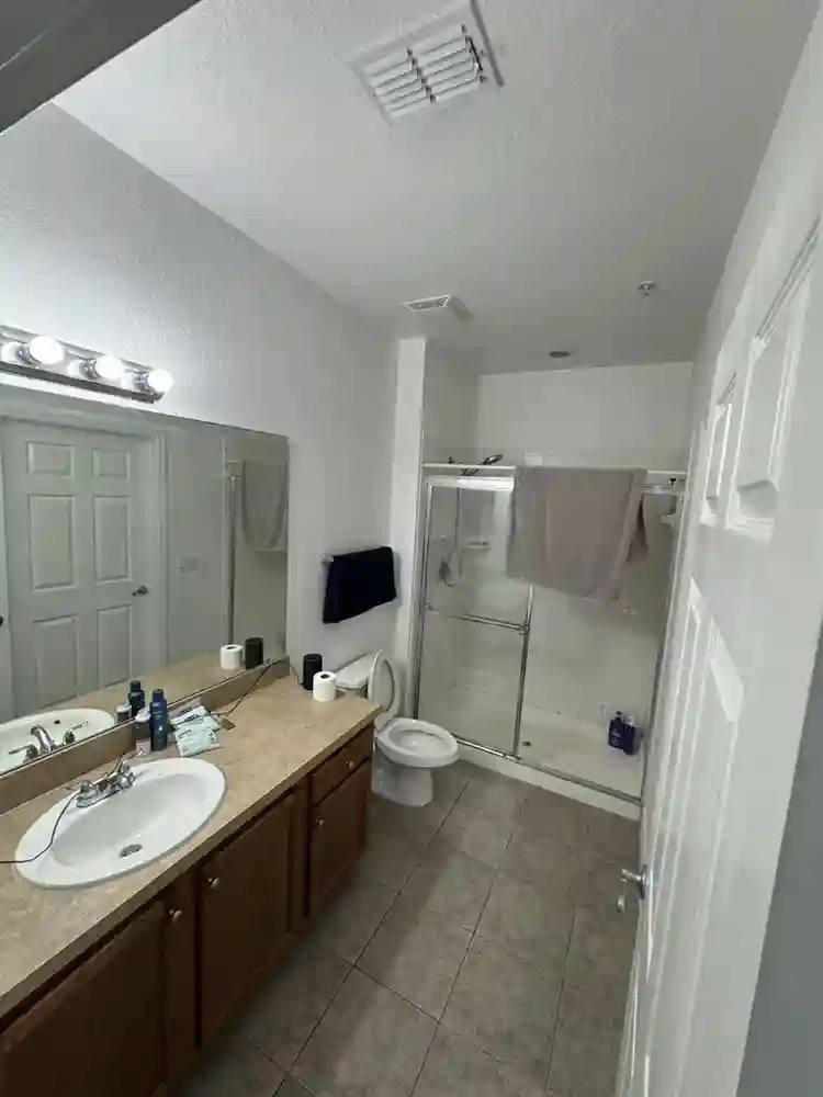 Room near mall at Millenia!