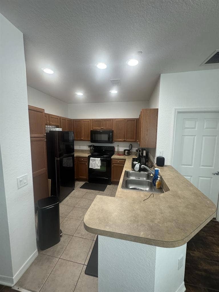 Room near mall at Millenia!