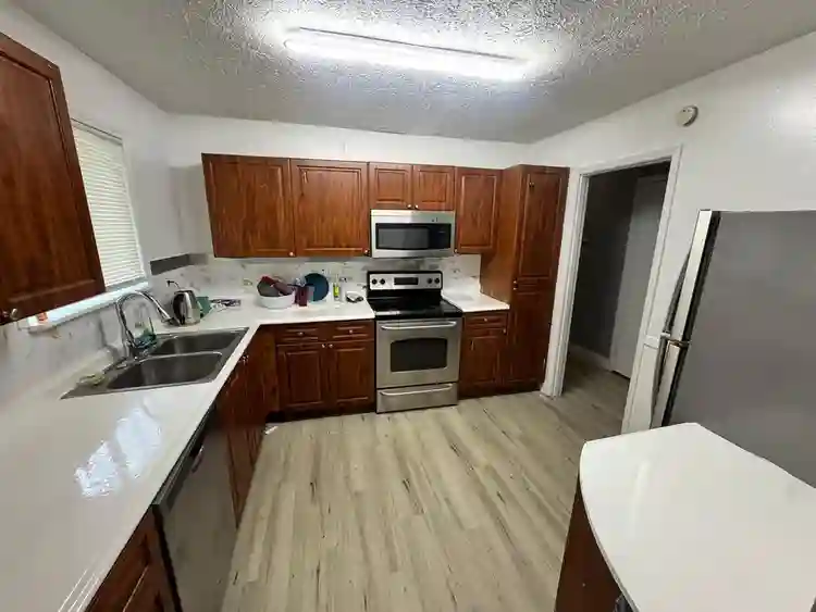 4 BR in College Park