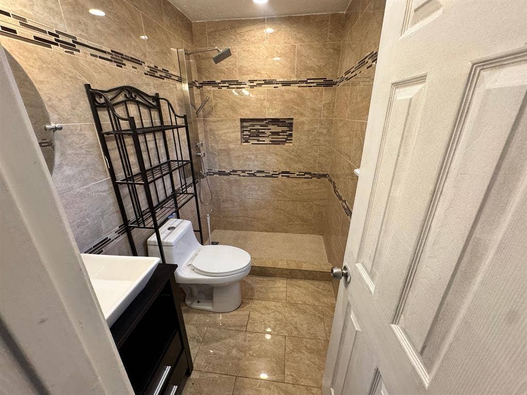 4 BR in College Park