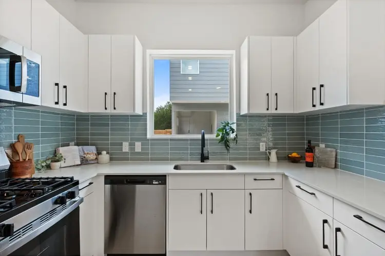 2 BR in Austin