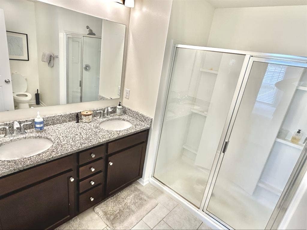 FURNISHED PRIVATE LUXURY KING SUITE