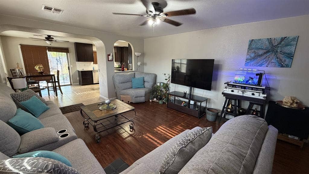 Master Bedroom w/ Walk-In Closet