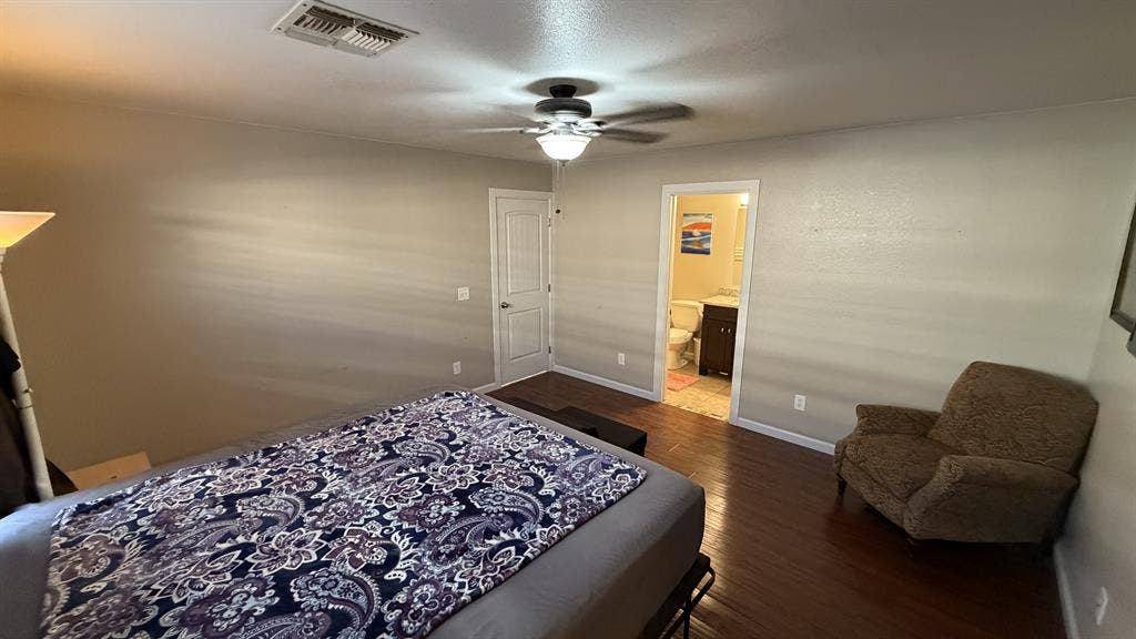 Master Bedroom w/ Walk-In Closet